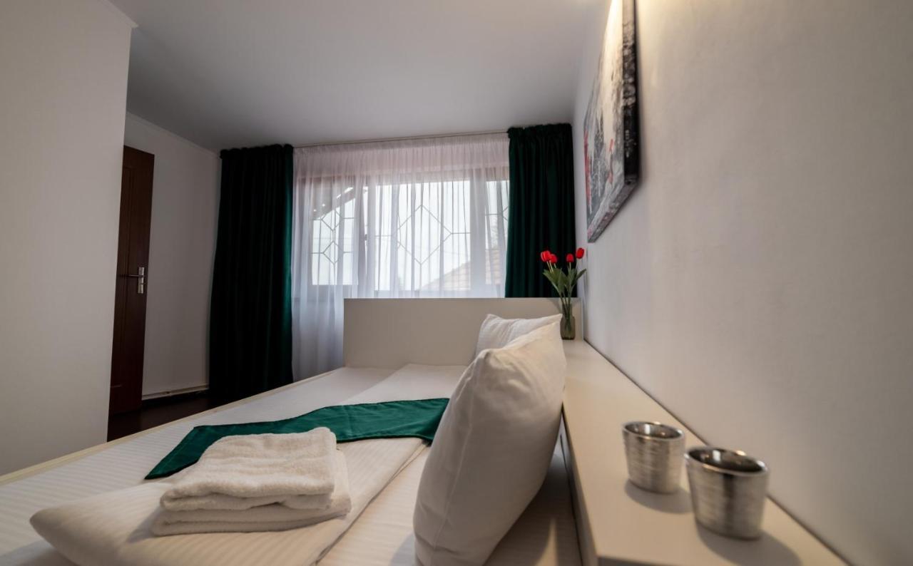 Escala Rooms Ghimbav エクステリア 写真