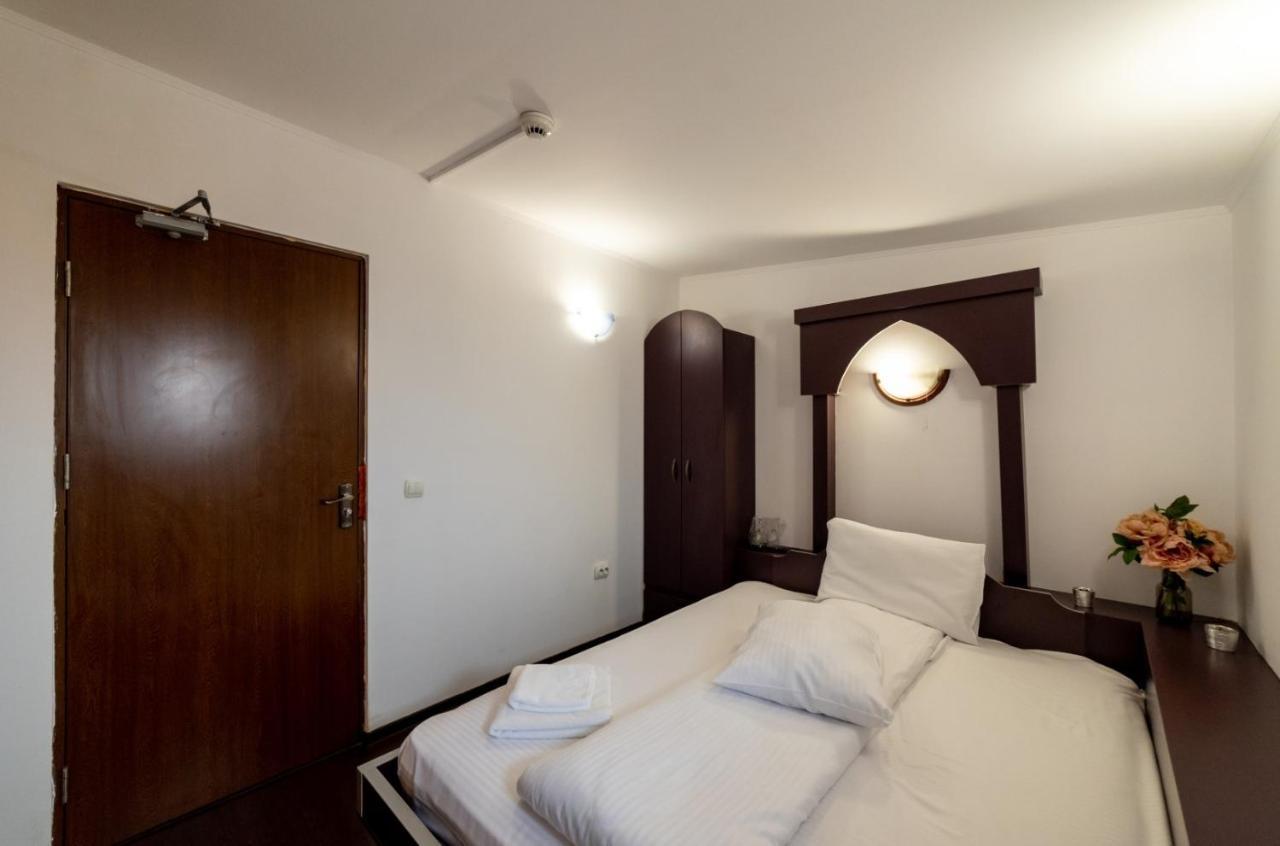 Escala Rooms Ghimbav エクステリア 写真