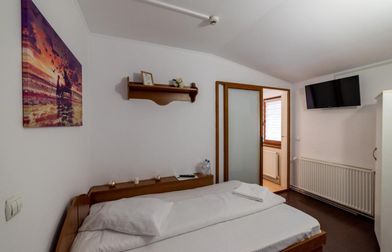 Escala Rooms Ghimbav エクステリア 写真