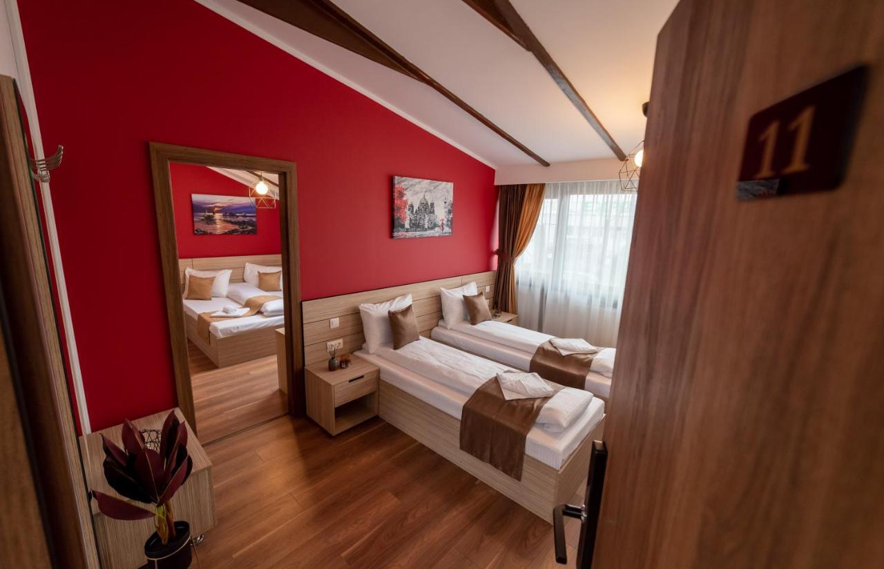 Escala Rooms Ghimbav エクステリア 写真